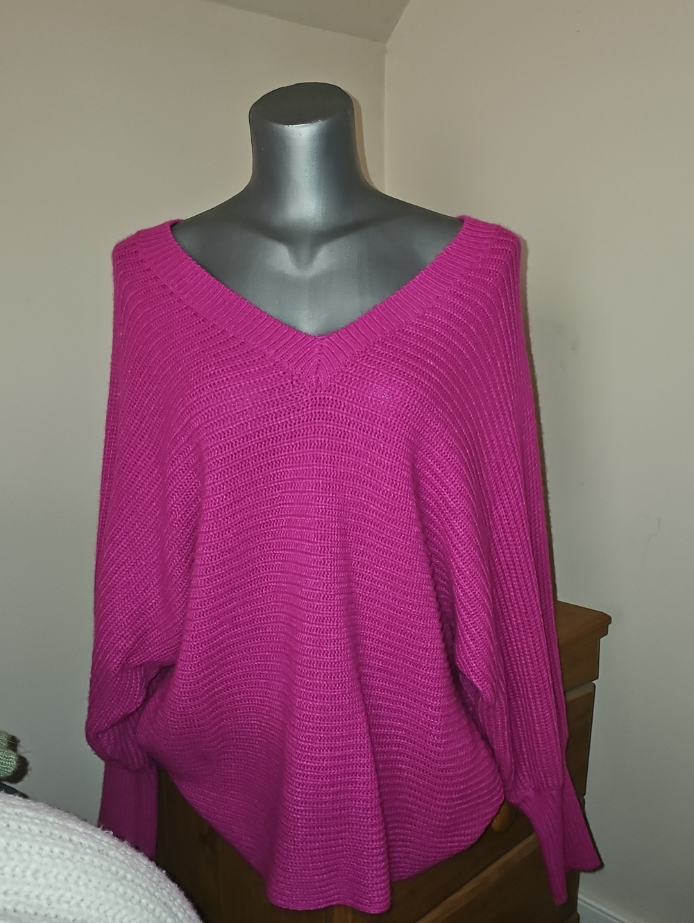 Women's V-Neck Oversized Sweater in Fuchsia